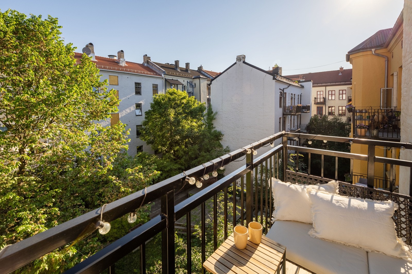 Solen nytes på morgenen, og igjen når den kommer tilbake mot kvelden i 18-tiden og til ca. kl 20. Galleribilde