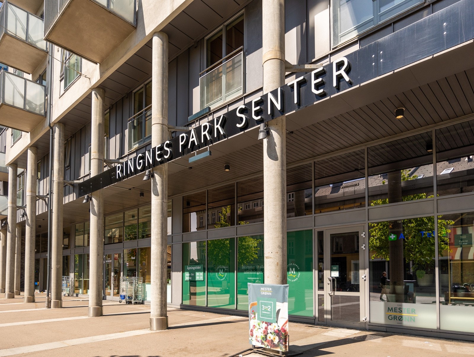 Ringnes Park med alt av servicetilbud i gangavstand fra leiligheten. Galleribilde