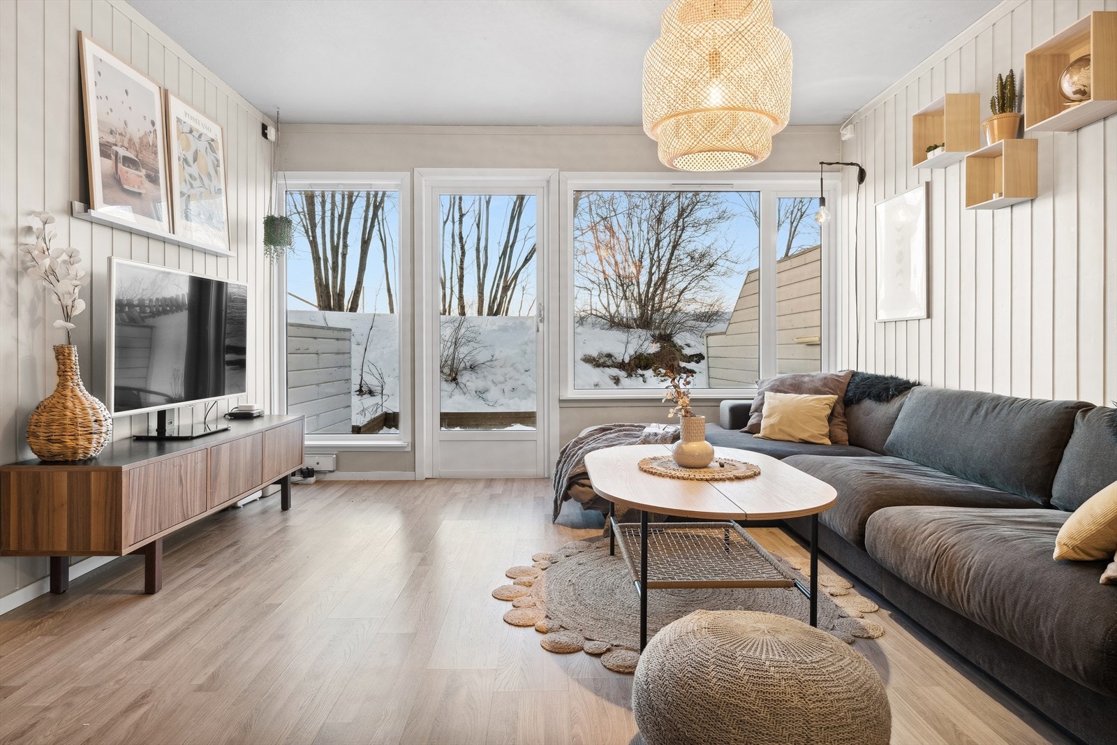 Gode vindusflater bidrar til å slippe mye naturlig lys inn Galleribilde