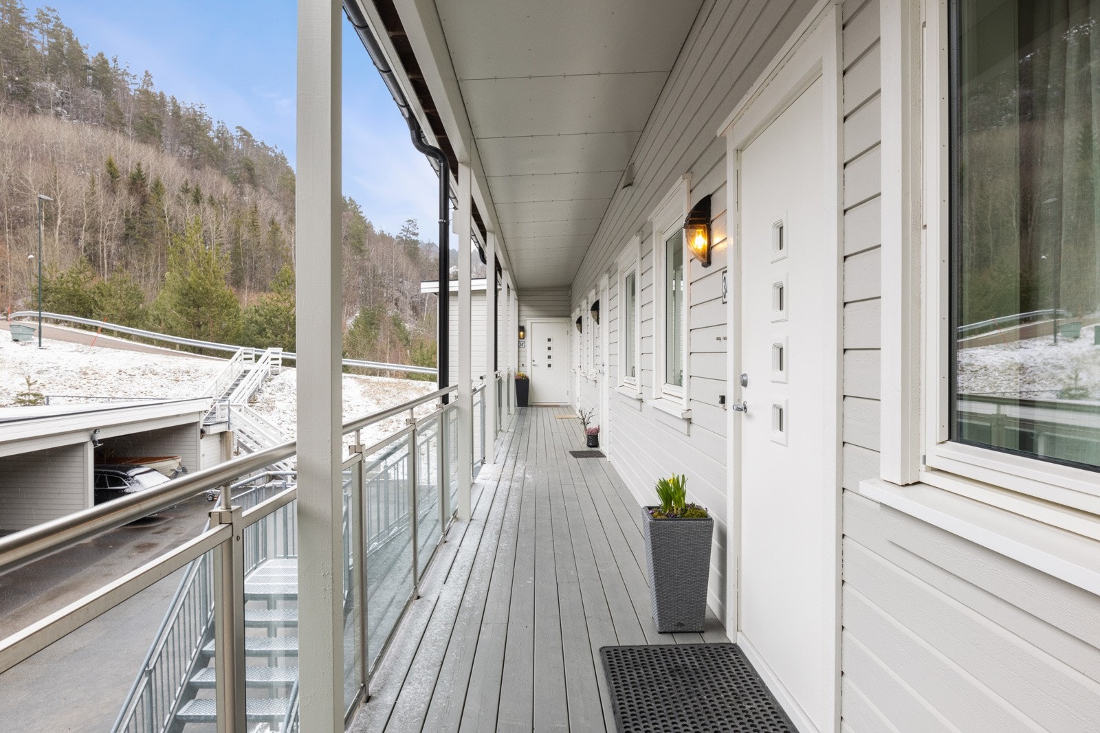 Felles svalgang. Galleribilde