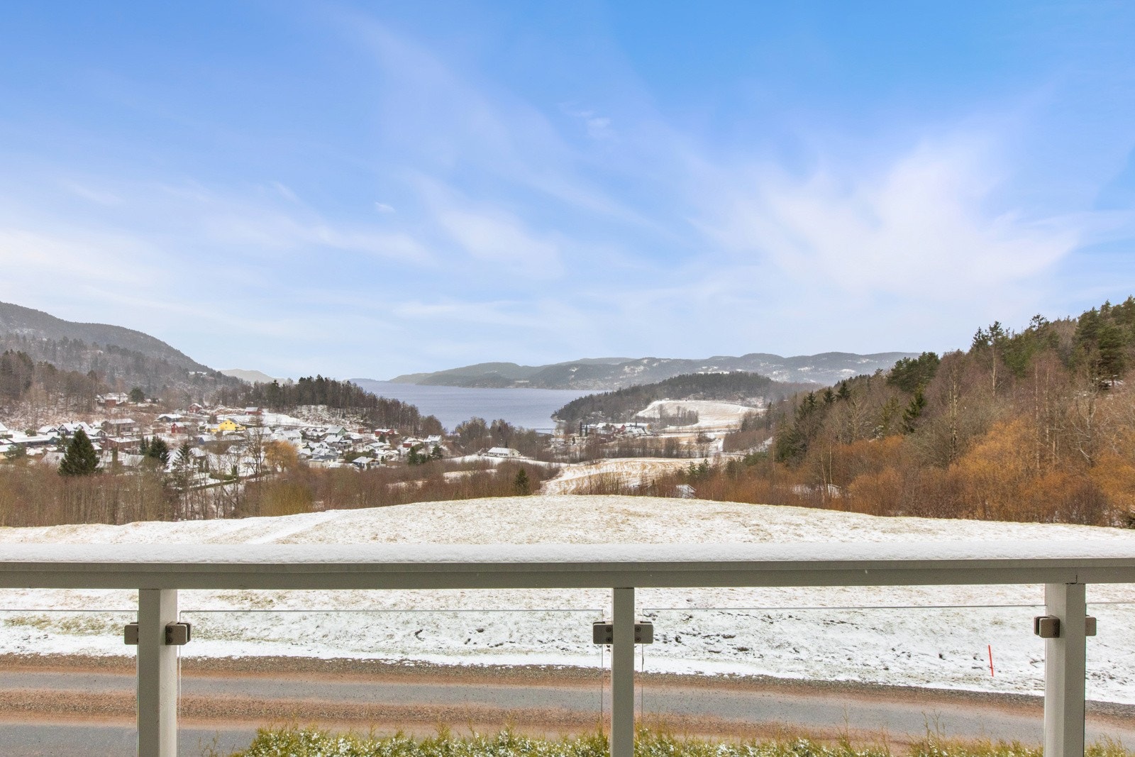 Utsikt til Drammensfjorden fra balkongen. Galleribilde