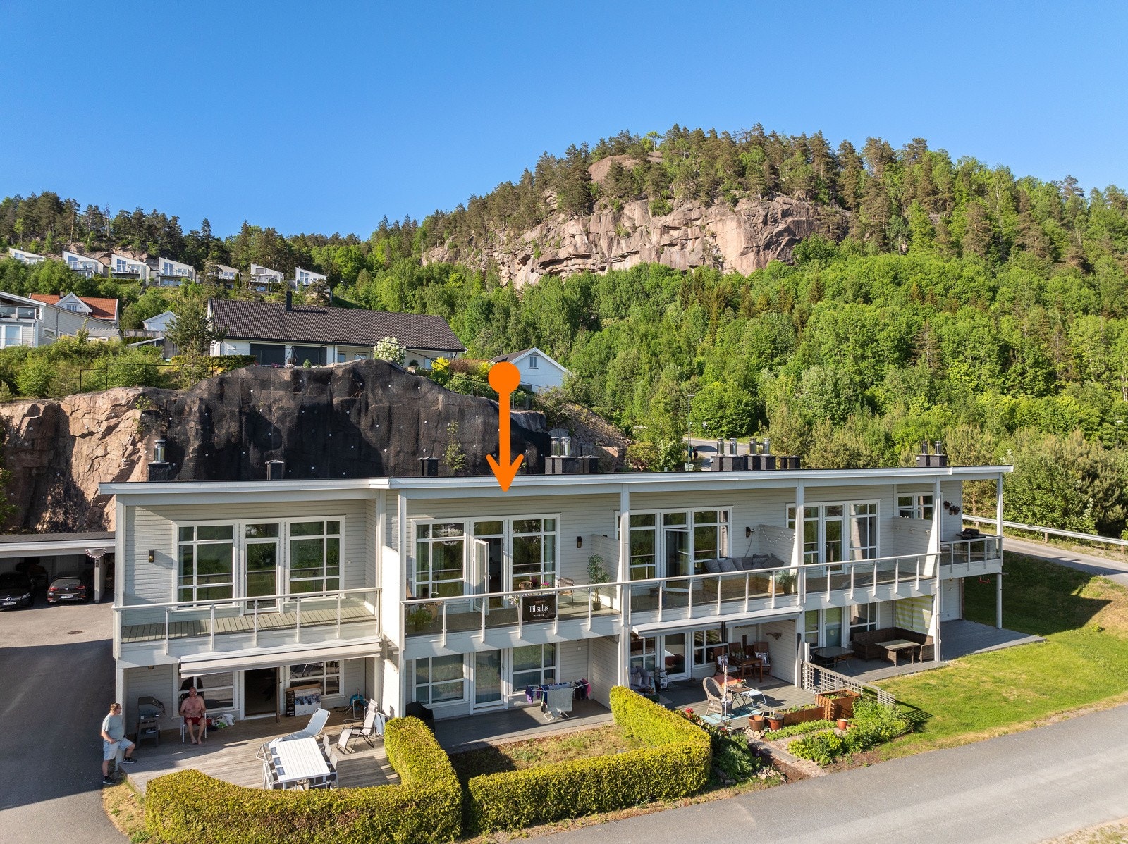 Lys og tiltalende leilighet med god planløsning og flott utsikt. Galleribilde