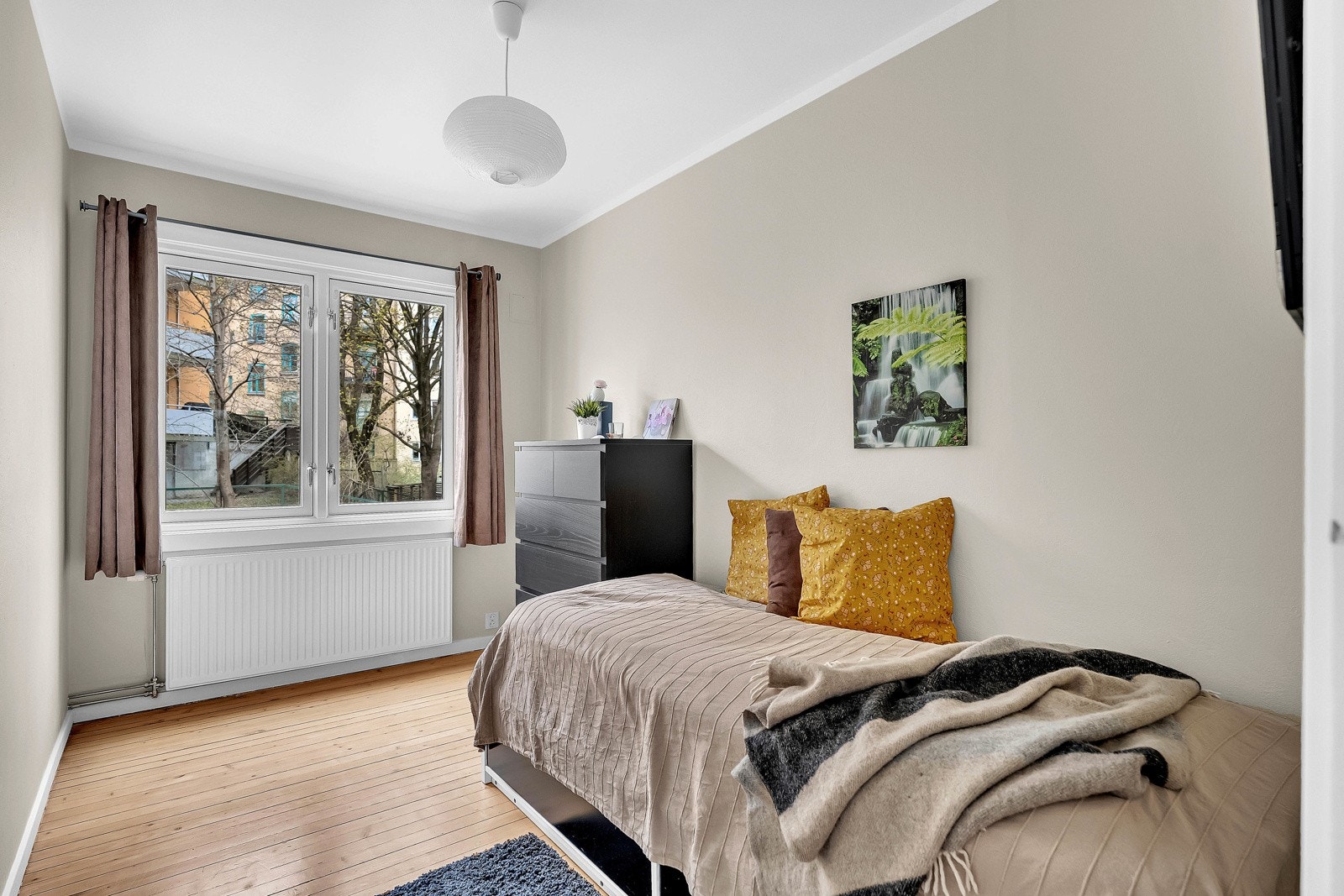 To av soverommene vender mot bakgården. Galleribilde