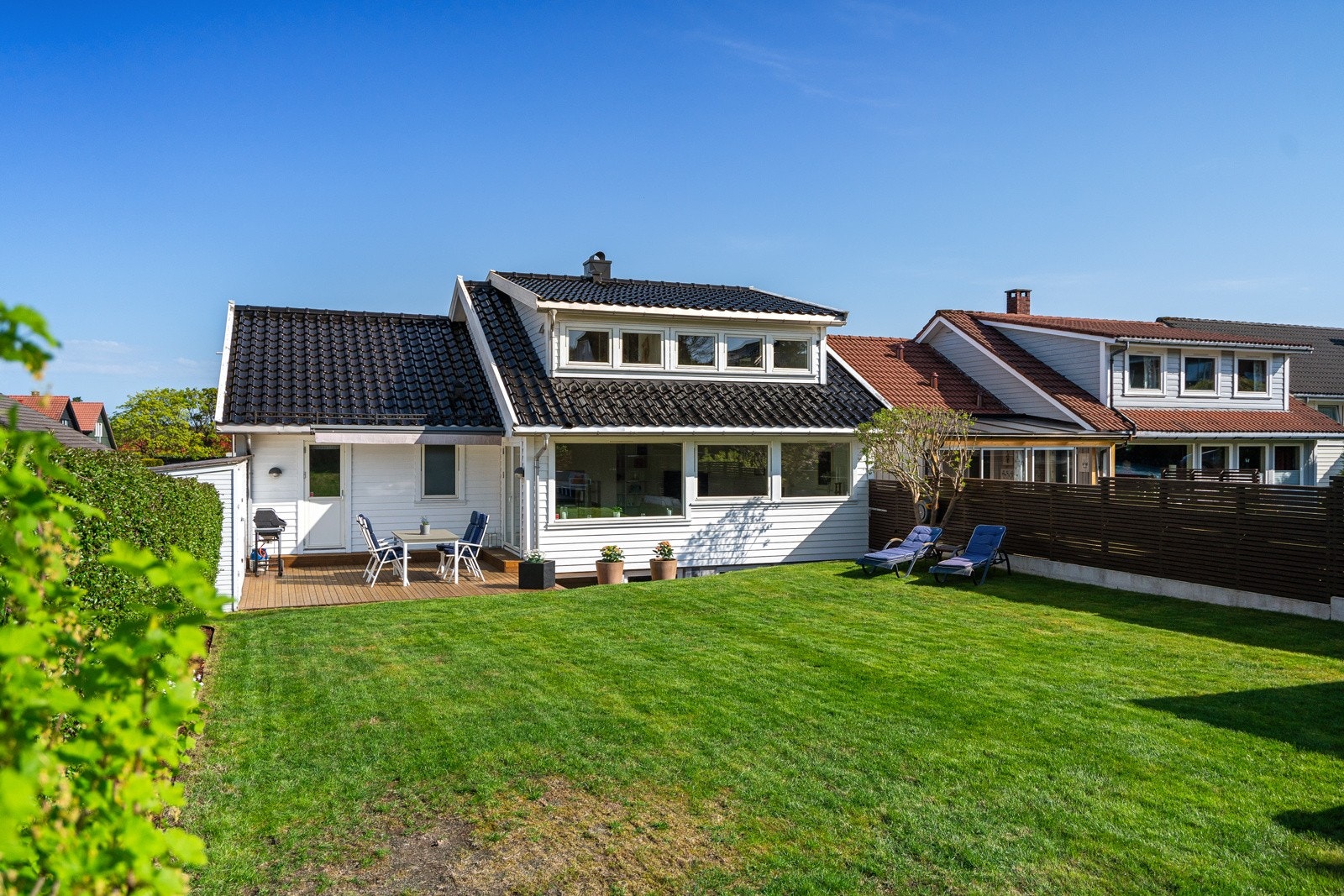 Stor hage med gode solforhold. Galleribilde