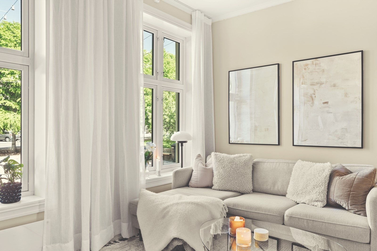 Lys og sjarmerende 2-roms leilighet. Klassisk bygård oppusset 2013. God takhøyde. Frodig bakgård. Sentralt. IN-ordning* Galleribilde