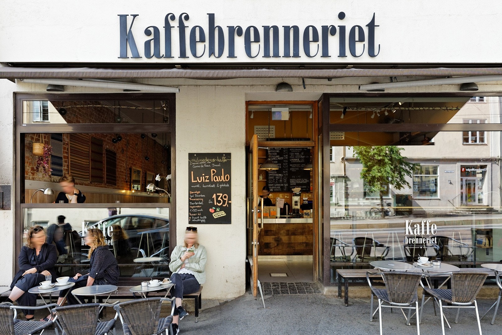 Du finner også gode tilbud i form av hippe kafeer og restauranter i nærmiljøet, blant annet Åpent bakeri, Kaffebrenneriet, Lofthus Pizza og nyåpnet Villa Paradiso Galleribilde