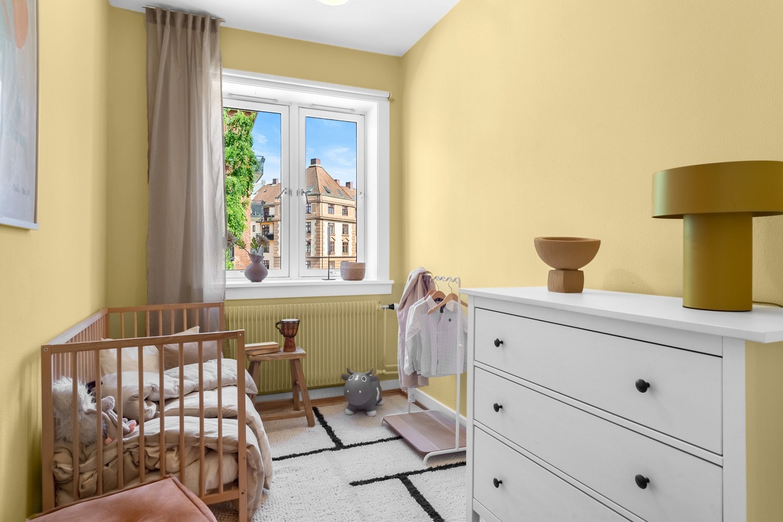 Soverom nummer 2 egner seg godt som barnerom, gjesterom eller kontor. Galleribilde