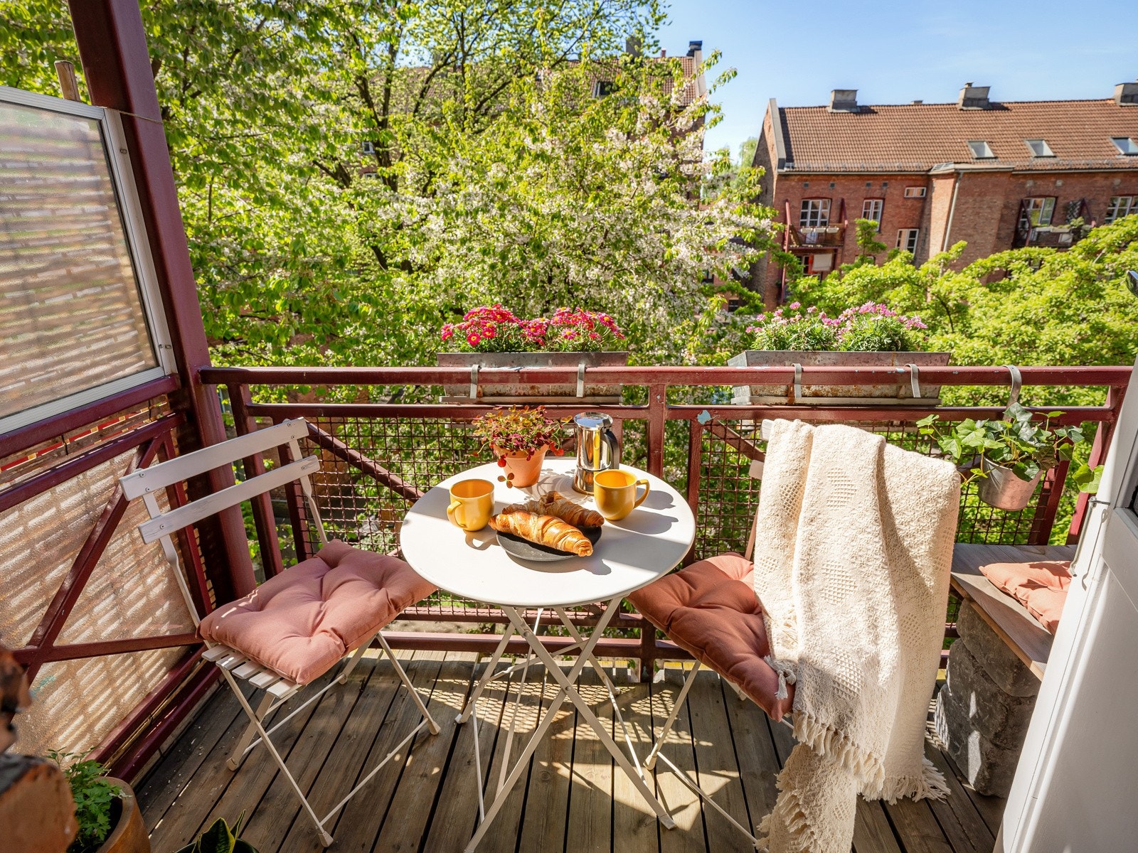 Velkommen til Tøyengata 40A, presentert av Schala & Partners avd. Bjørvika / Gamle Oslo ved Henrik Stråkander, tlf. 98 30 02 83. Galleribilde