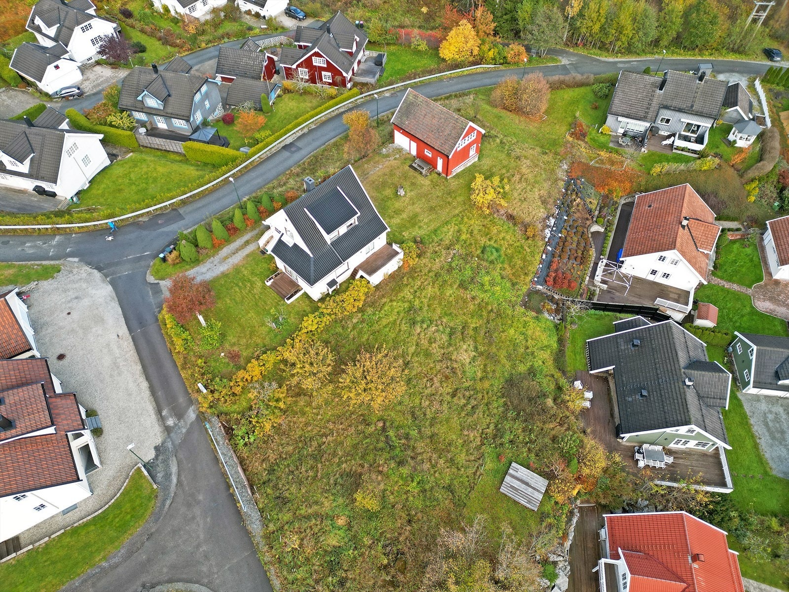 Området er et av Askers mest idylliske boligområder for småbarnsfamilier, med flotte oppvekstsvilkår og et rikt natur- og aktivitetstilbud. Galleribilde