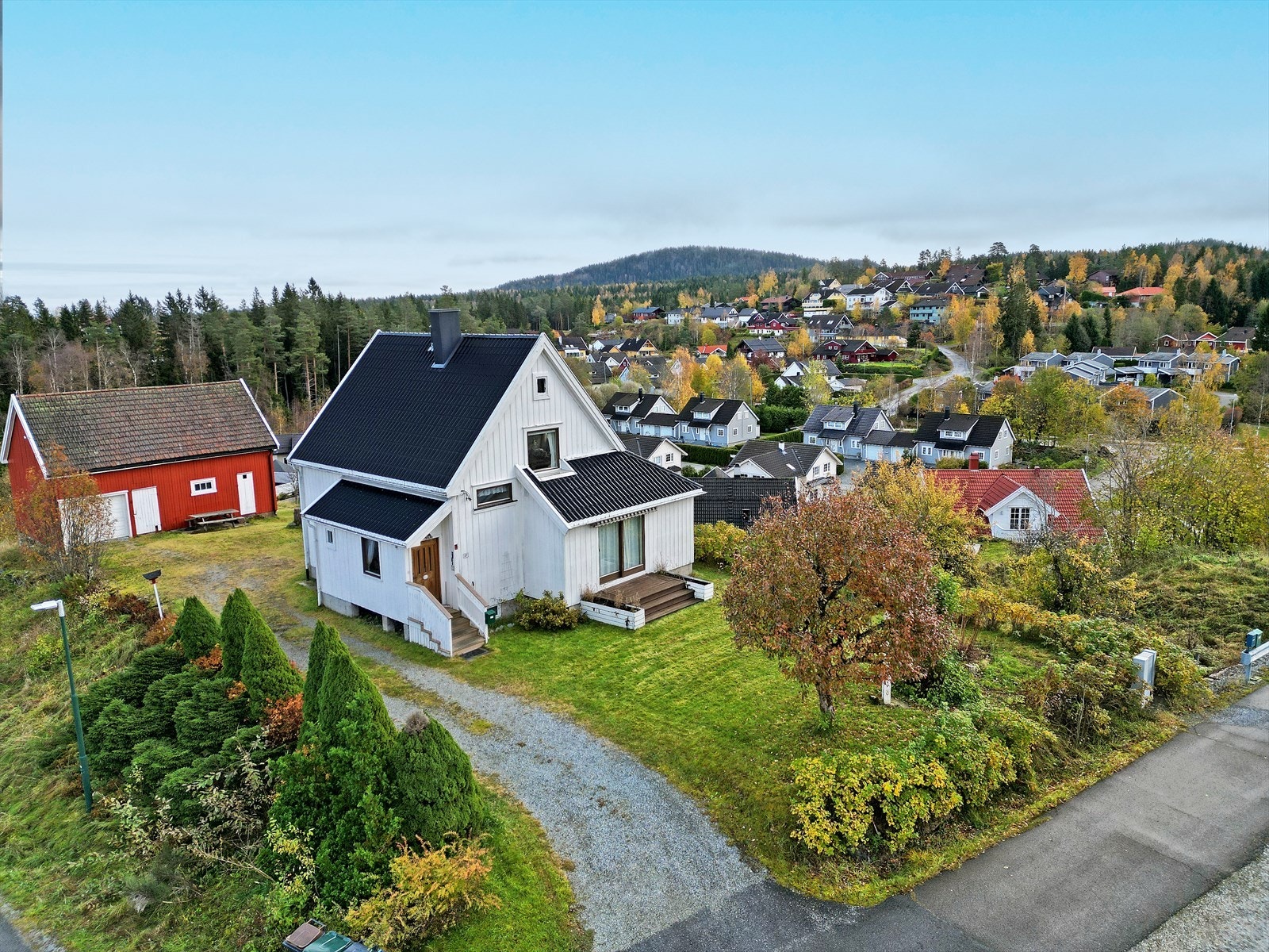 Bjerkealleen 12 A har en fin beliggenhet i et veletablert boligområde. Galleribilde