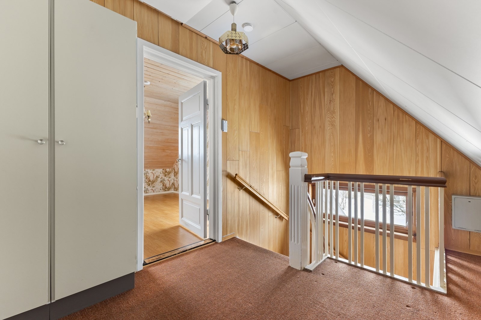 i 2. etasje ligger tre soverom, samt trappegang. Galleribilde