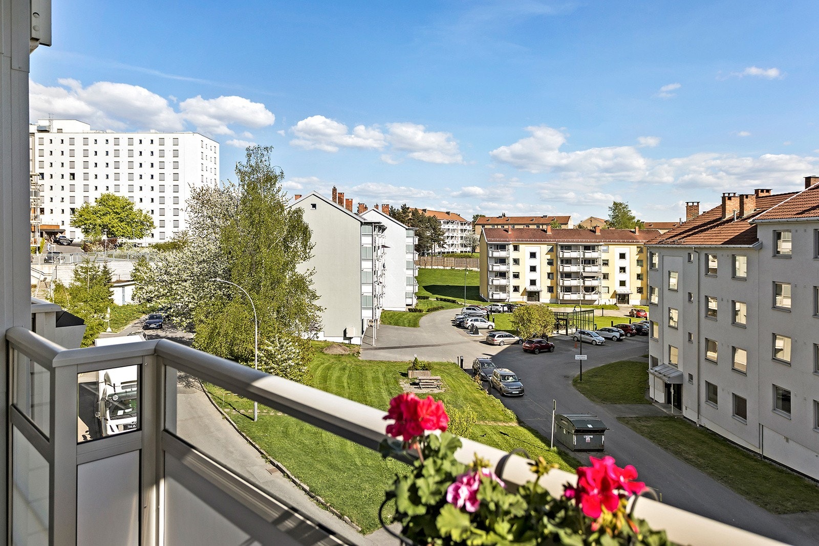Utsyn fra balkong. Galleribilde