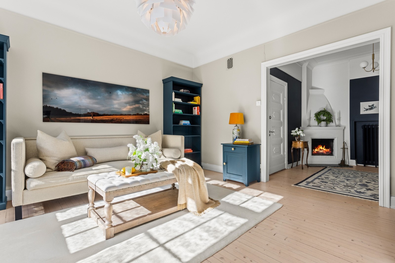 Hyggelig og effektiv peisovn som varmer godt på kalde høst- og vinterdager Galleribilde