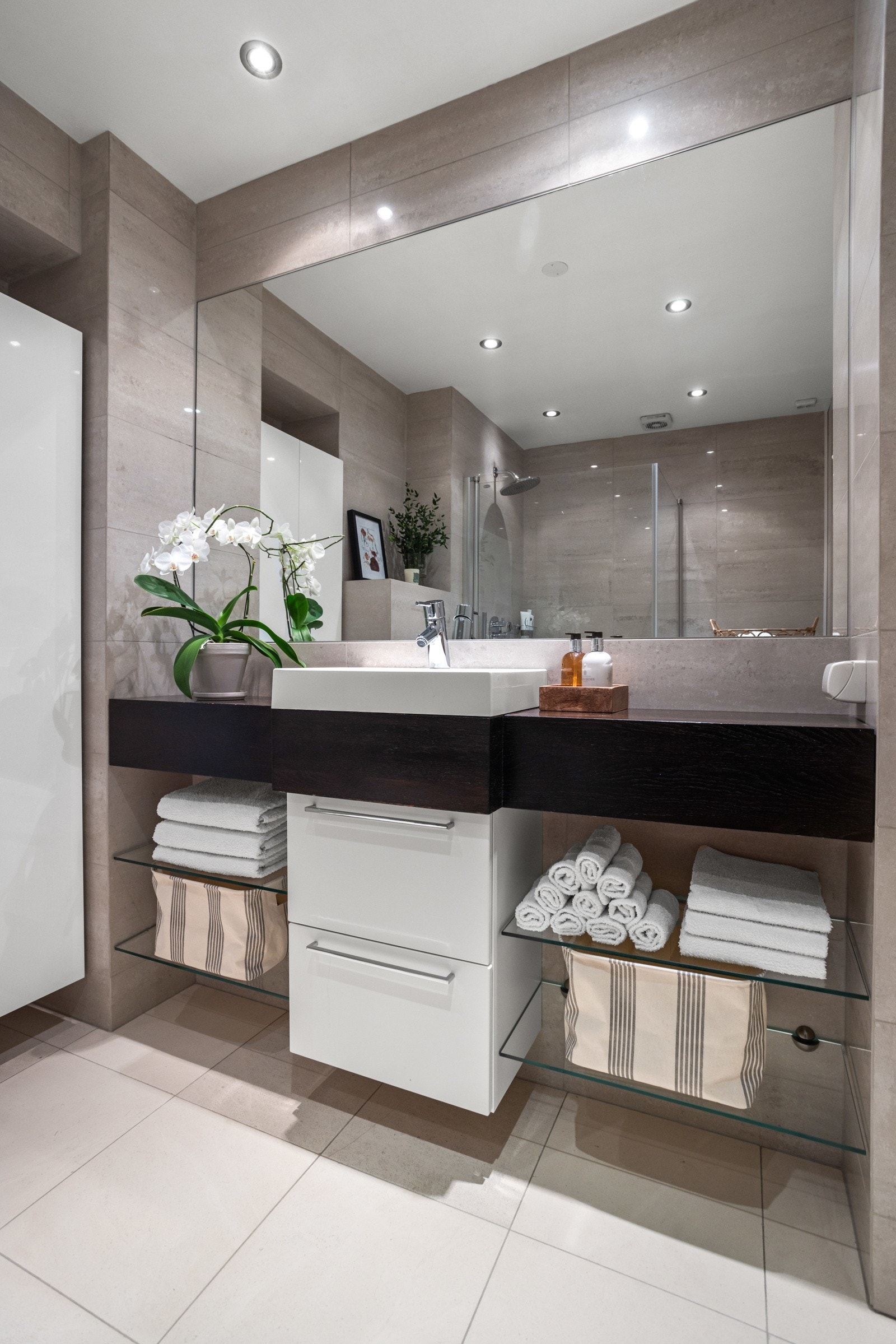 Badet ble oppusset i 2007 i en tidløst og ekslusiv stil Galleribilde