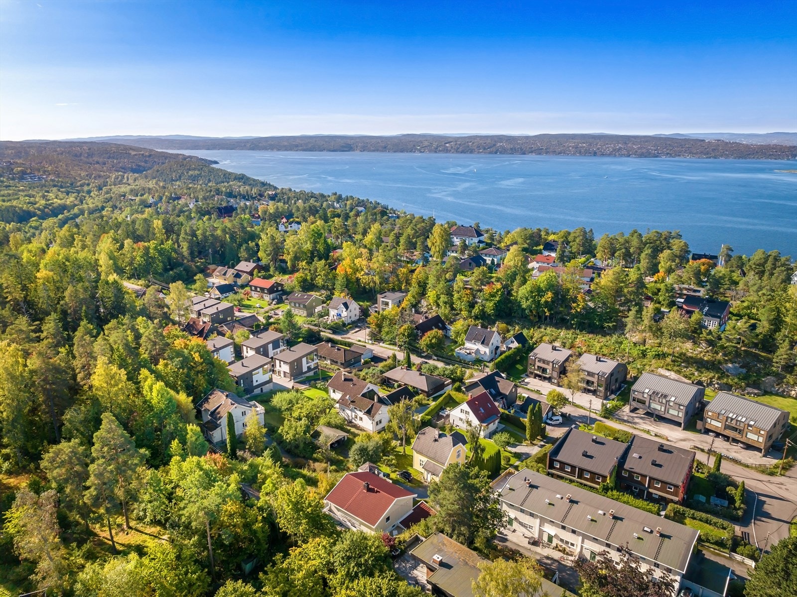 barnevennlig boområde med kort vei til sjøen Galleribilde