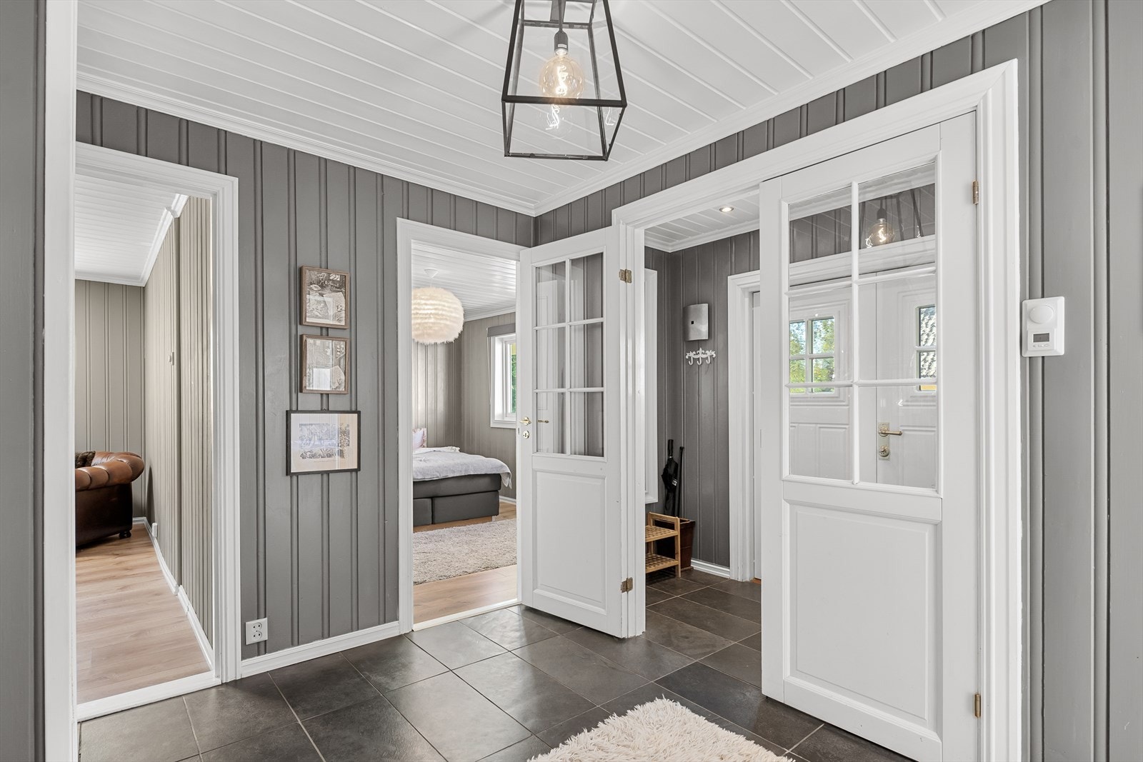 Entreen har varme i gulvet Galleribilde