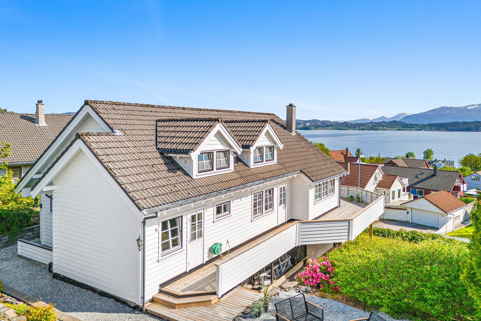 Velkommen til Øklandslio 110! Presentert av Ove Sagenes - Eiendomsmegler Vest. Galleribilde