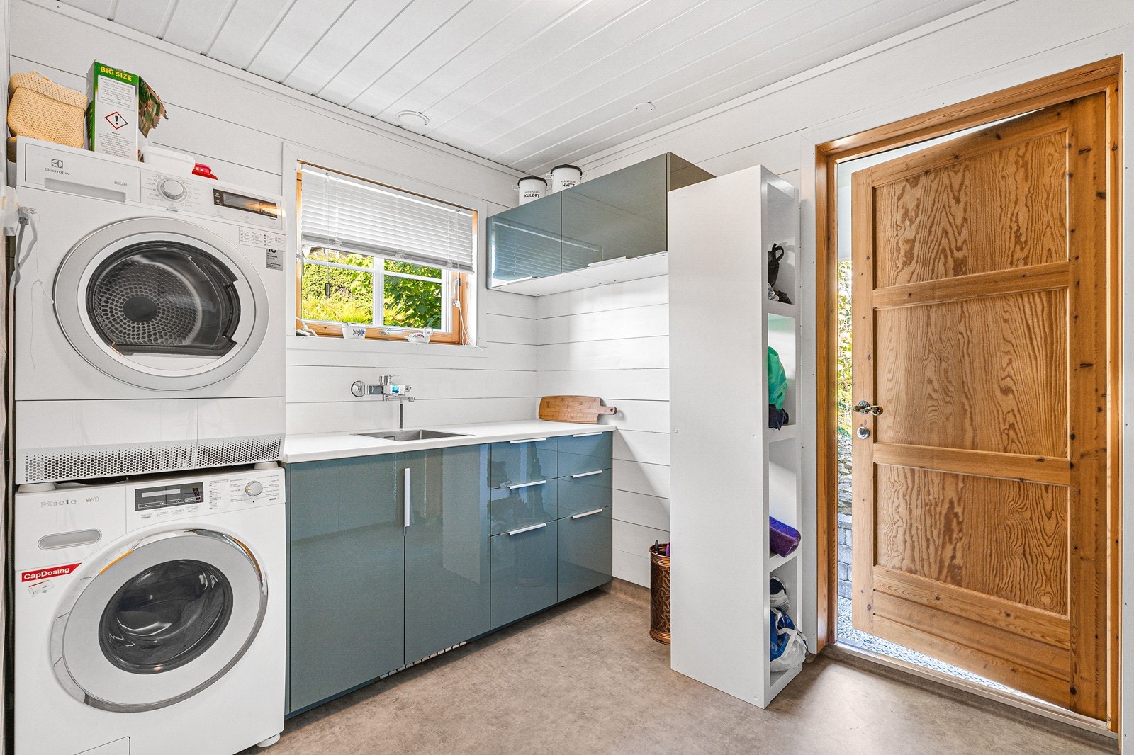 Vaskerom med bi-inngang. Galleribilde