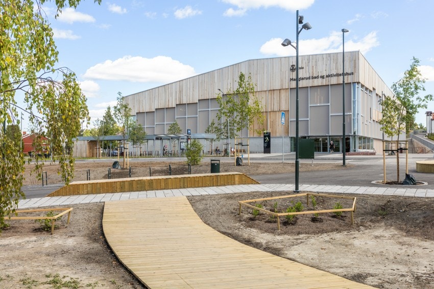Manglerud bad og aktivitetshus ligger ved Manglerud skole. Galleribilde