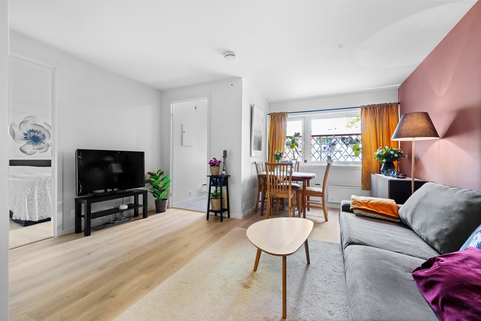 I stuen er det massevis av plass til å møblere slik du måtte ønske. Galleribilde