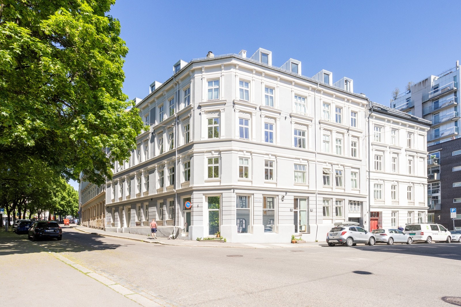 Leiligheten ligger i denne bygårdens fjerde etasje Galleribilde