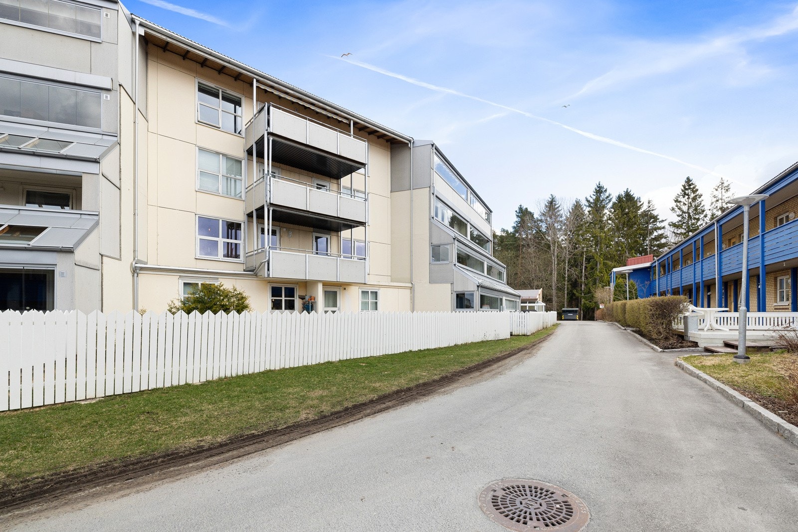 Pent opparbeidet felles gårdsrom. Galleribilde