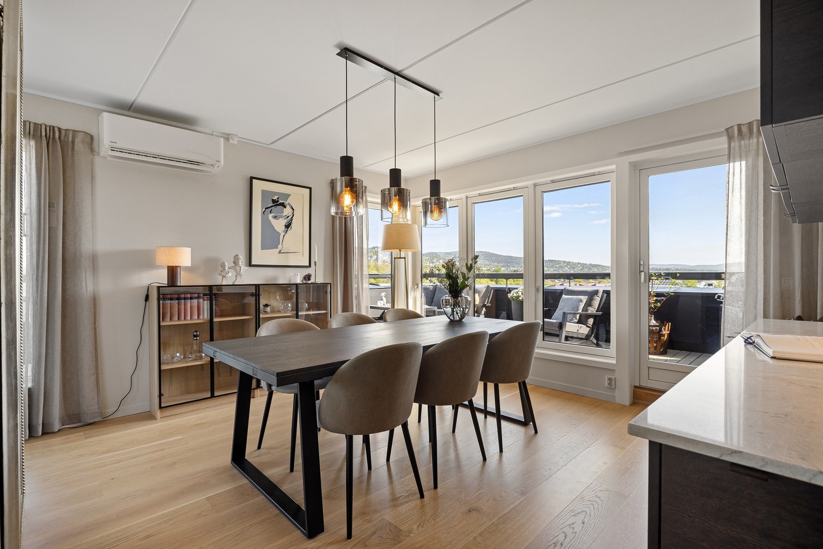 Et meget hyggelig rom for middagsselskap. Galleribilde