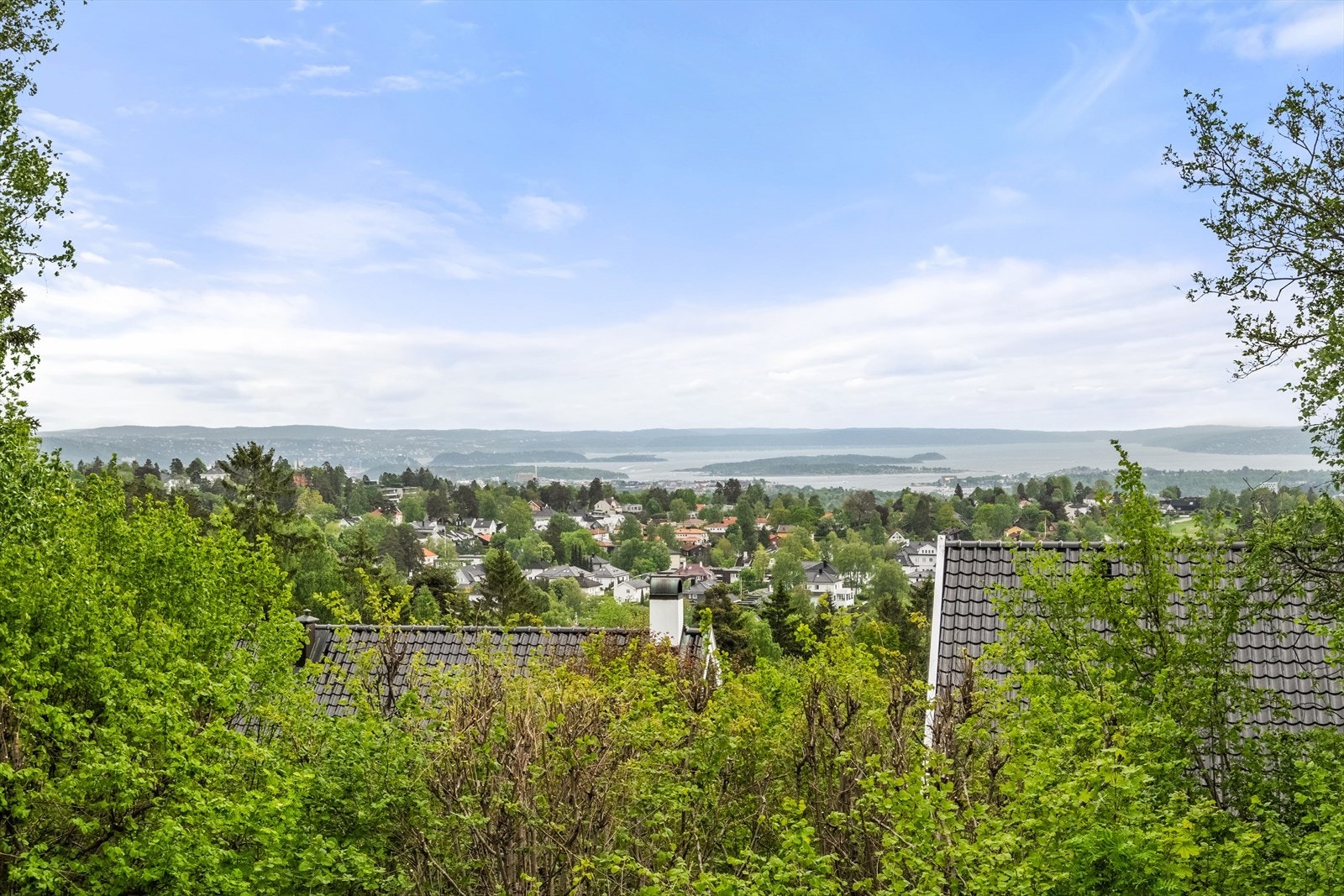 Nydelig utsikt mot byen og Oslofjorden Galleribilde