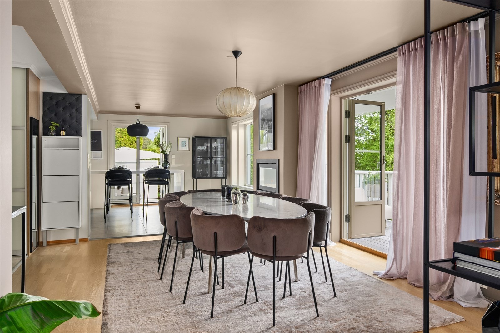 Vannbåren gulvvarme i alle rom og i den asfalterte innkjørselen til boligen Galleribilde