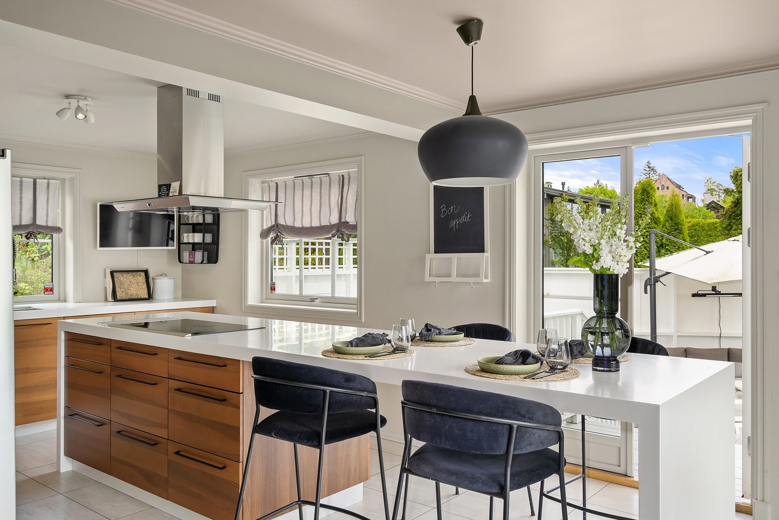 Praktisk kjøkkenøy Galleribilde