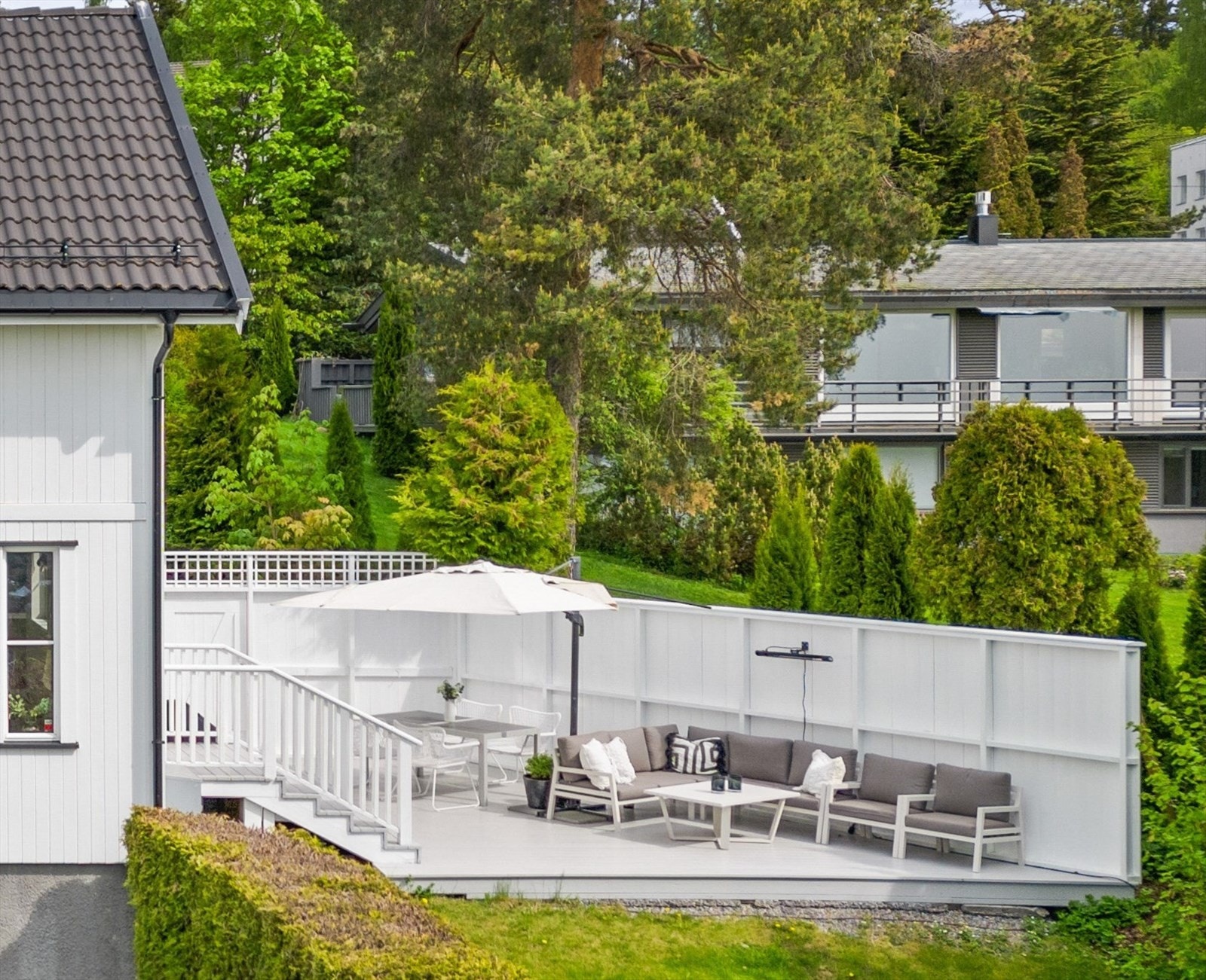 Sydvendt platting med morgen og formiddag sol Galleribilde