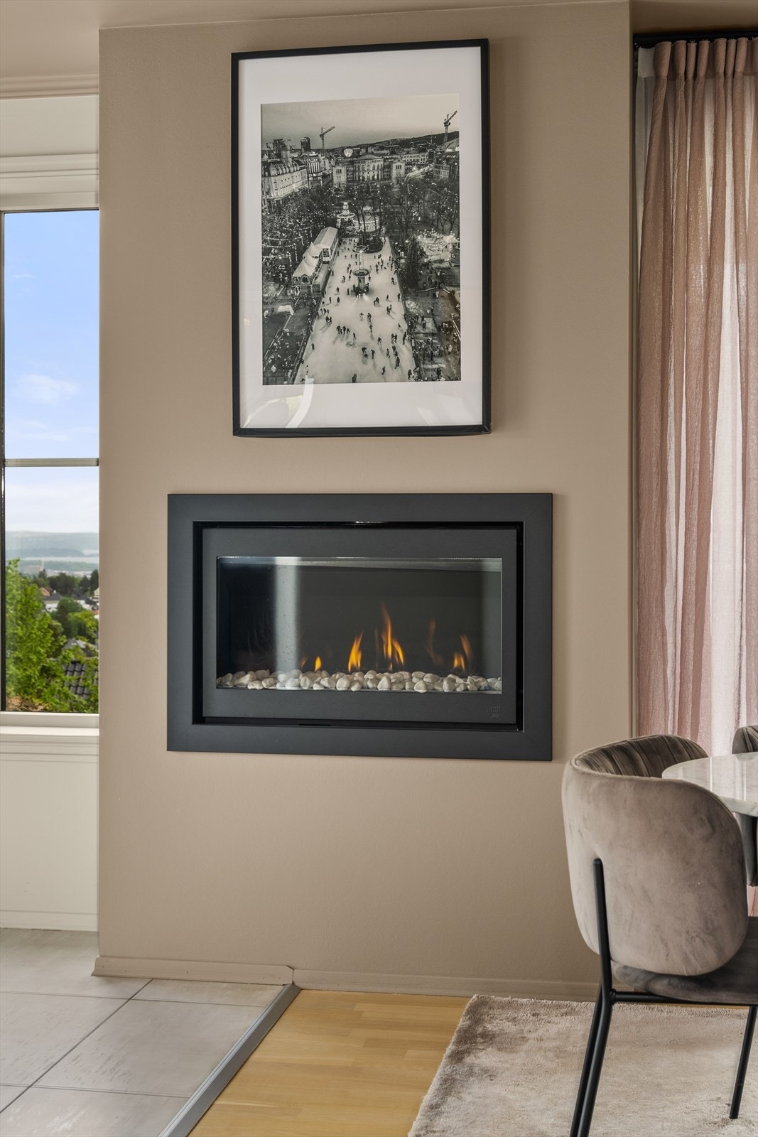 Stemningsfull og varmende gasspeis Galleribilde