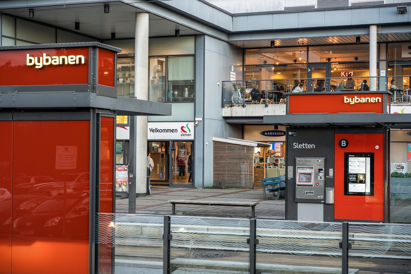 - 13 min gange til bybanestopp på Sletten og Sletten senter med et bredt utvalg av servicetilbud - Galleribilde
