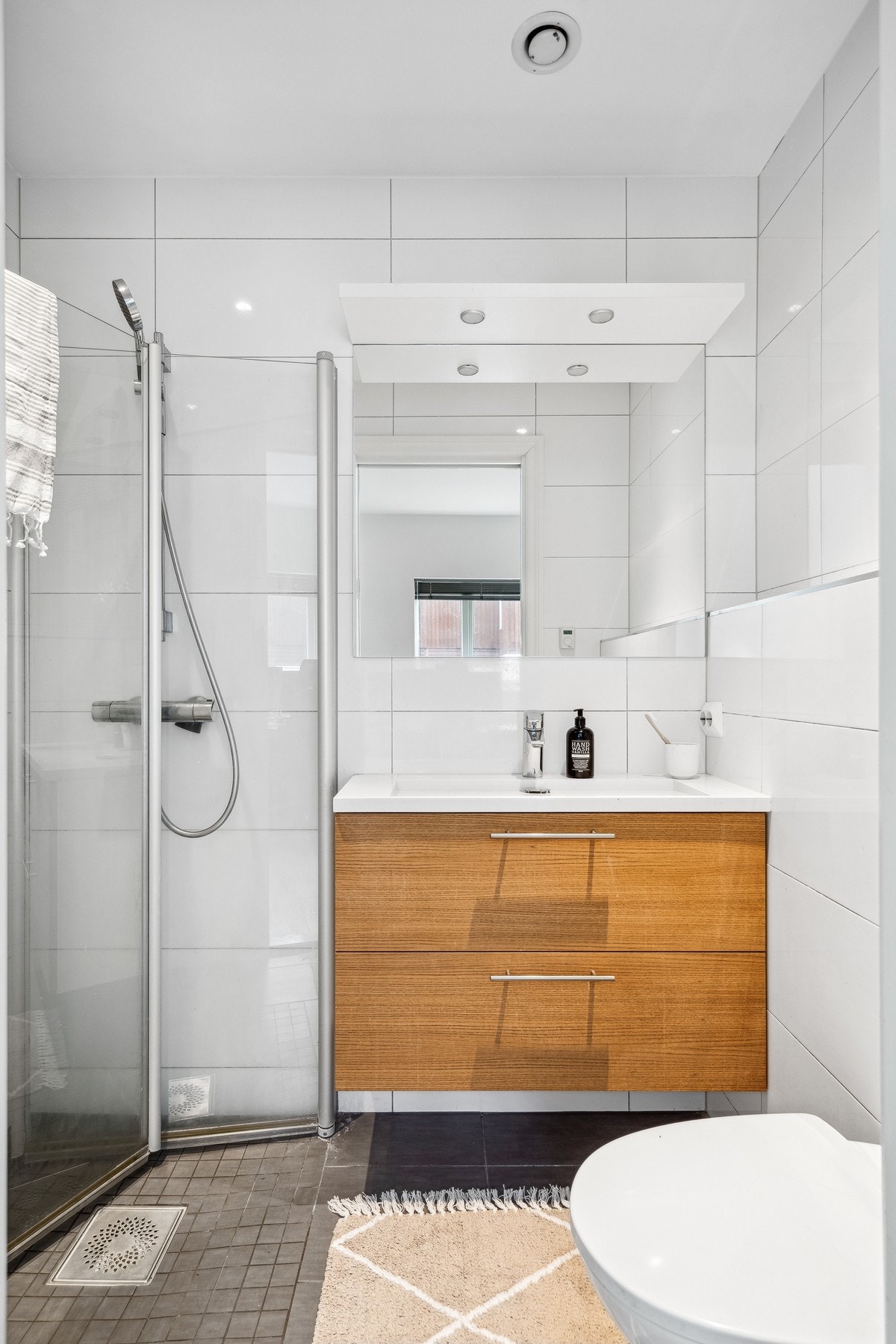 Bad på hybel. Galleribilde