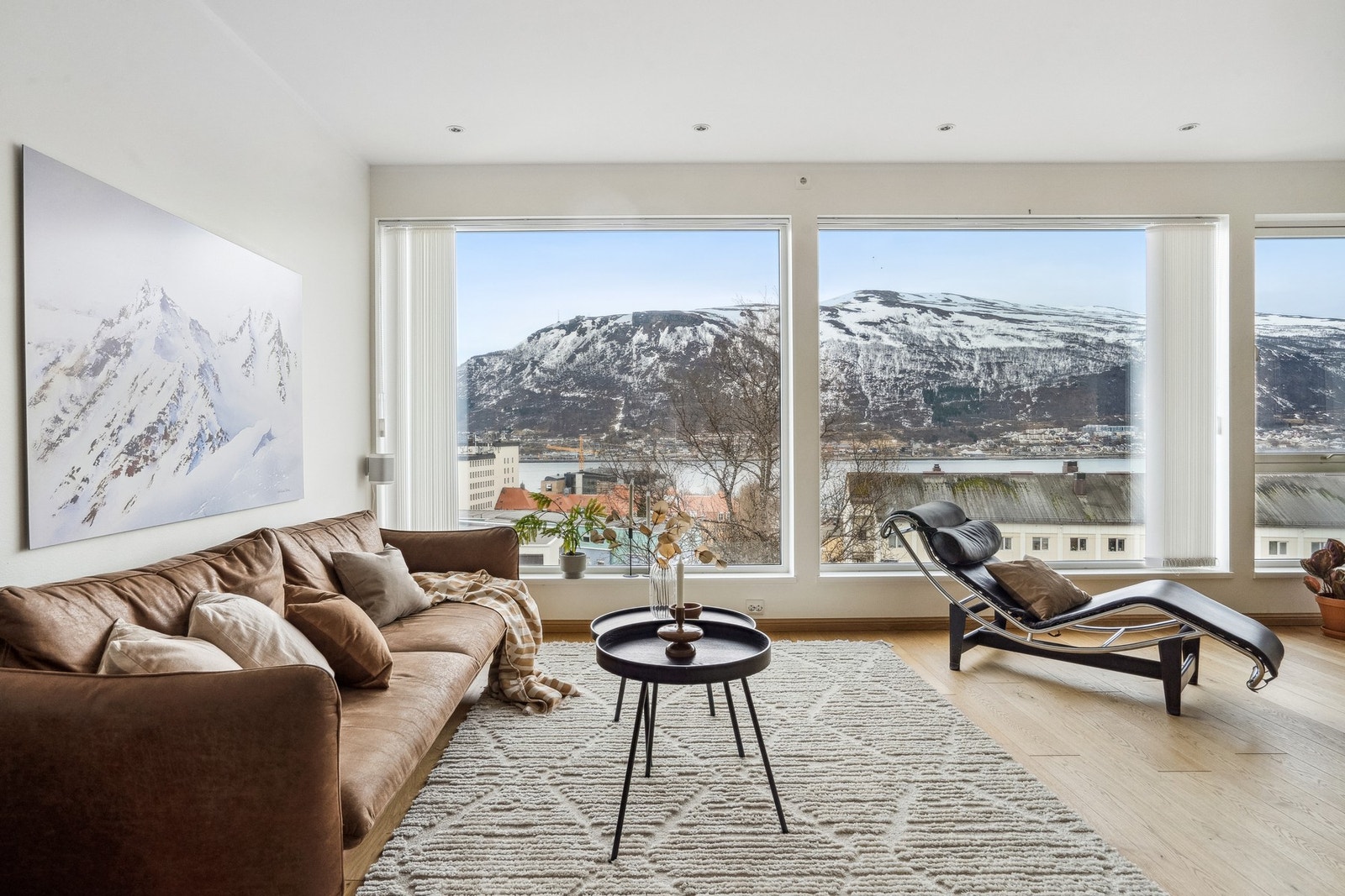 Rekkehuset har en attraktiv og sentrumsnær beliggenhet bare minutter fra sentrum. Galleribilde