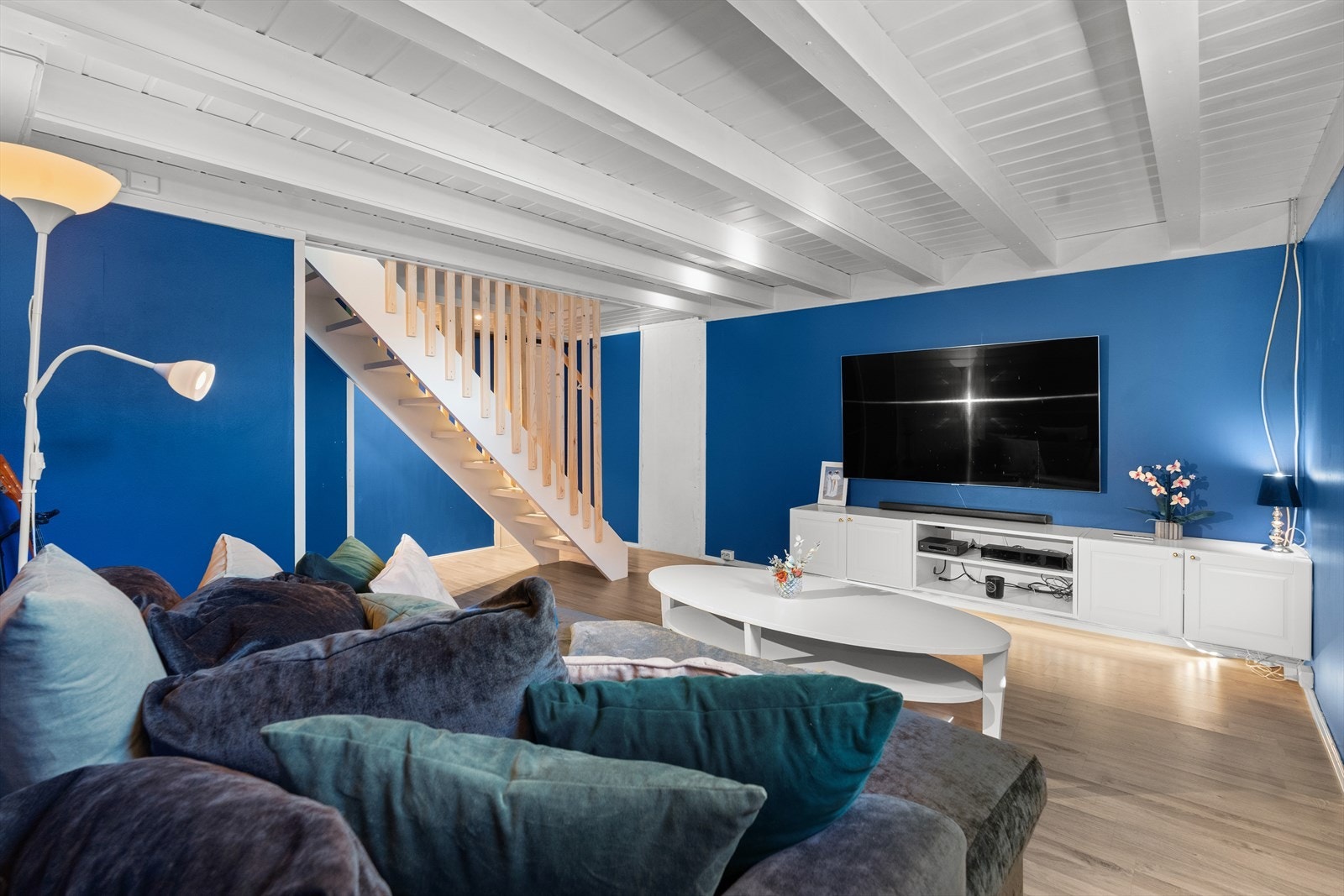 Rommet er ikke godkjent til varig opphold, men brukes i dag som stue. Galleribilde