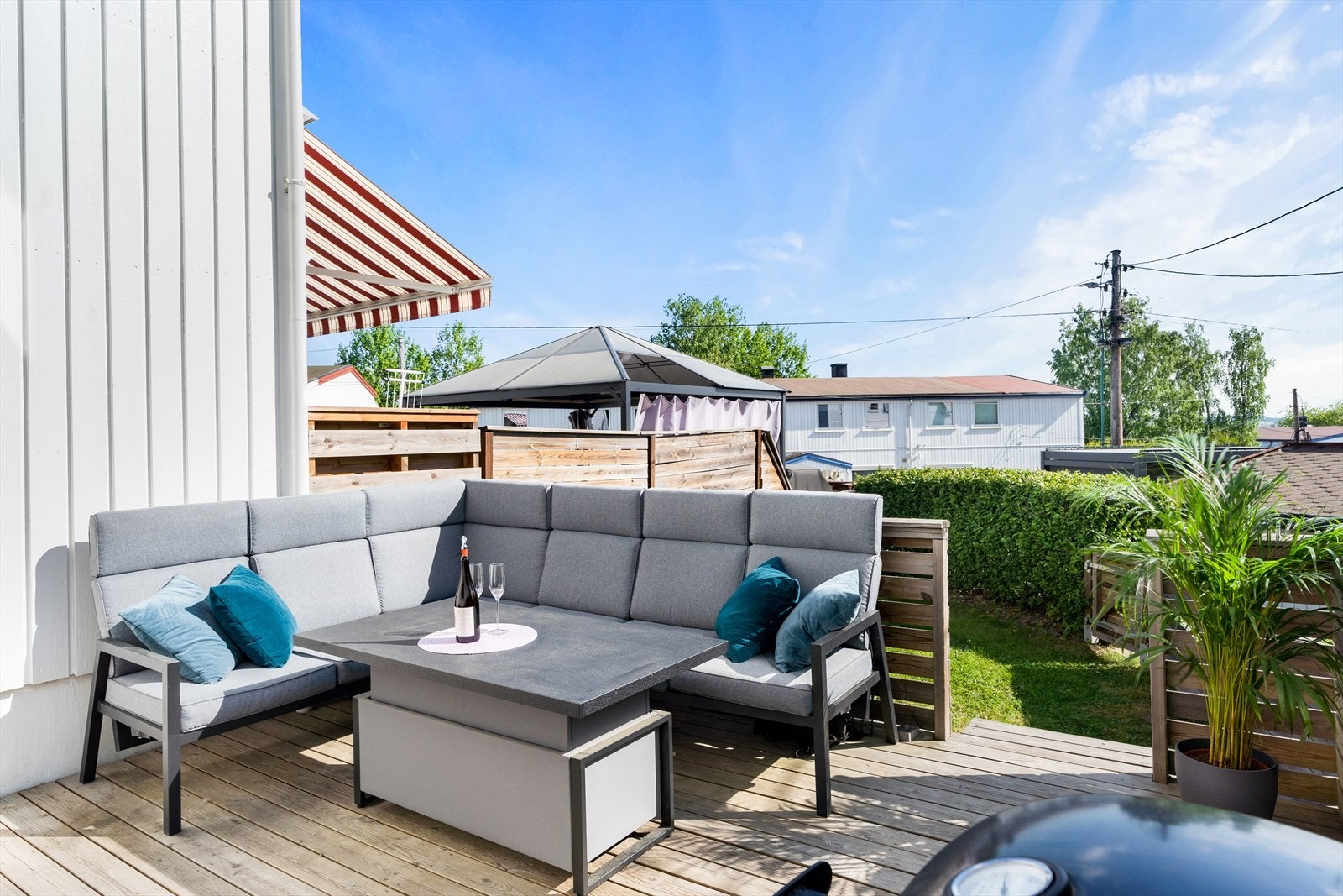 Her har du plass til hagemøbler og grill. Galleribilde