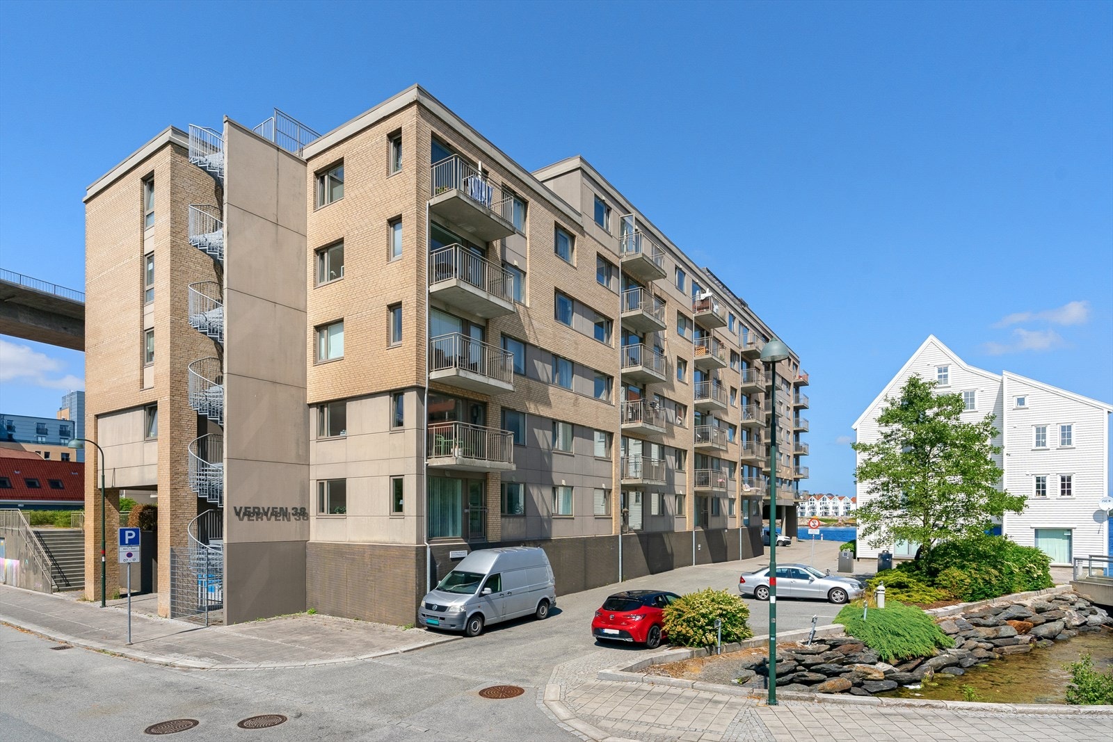 Lekker leilighet med attraktiv beliggenhet - Godkjent hybel - Fast parkering i lukket anlegg - Kjøkken fra 2016 - Heis Galleribilde