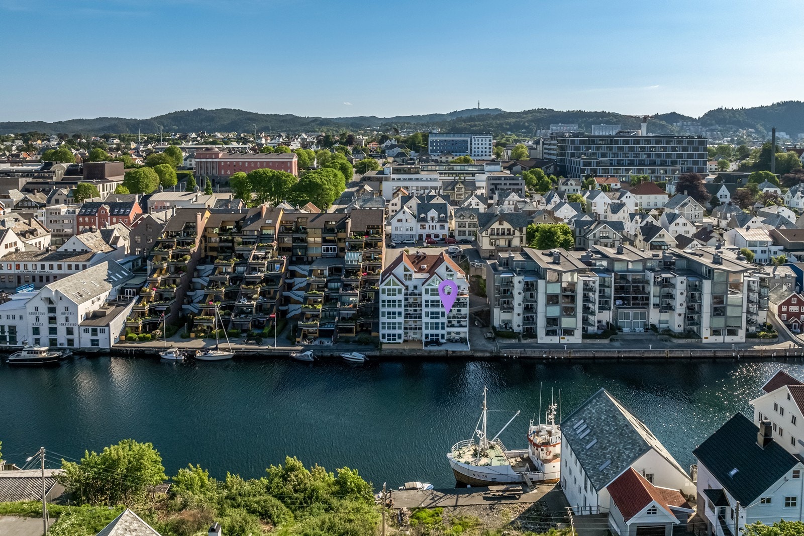Velkommen til Strandgata 52- Presentert av Joakim Steine v/Eiendomsmegler A! Galleribilde
