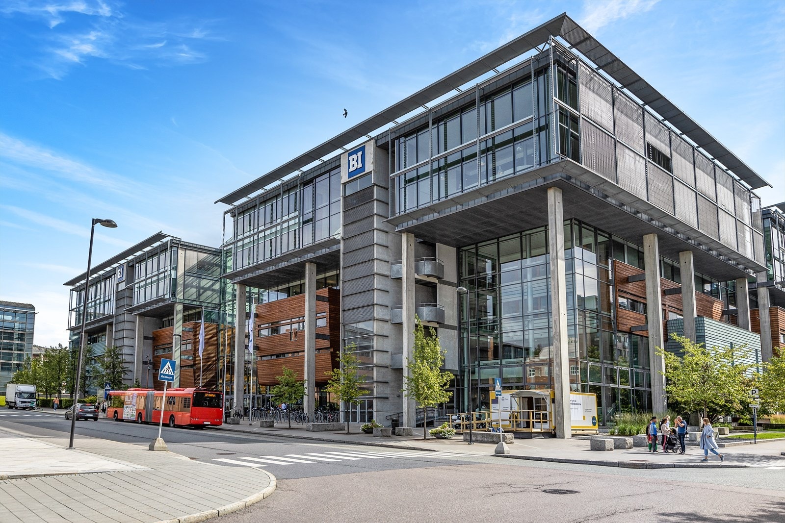 Det er kort vei til BI fra leiligheten. Galleribilde