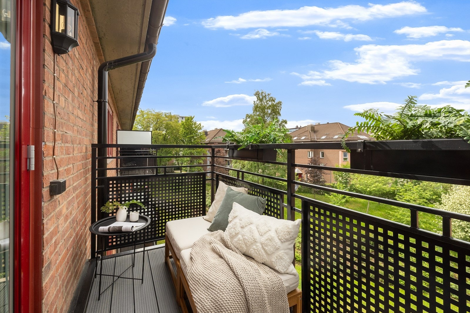 Noe dere garantert vil sette pris på i hverdagen er den vestvendte balkongen på ca. 4 kvm. Galleribilde