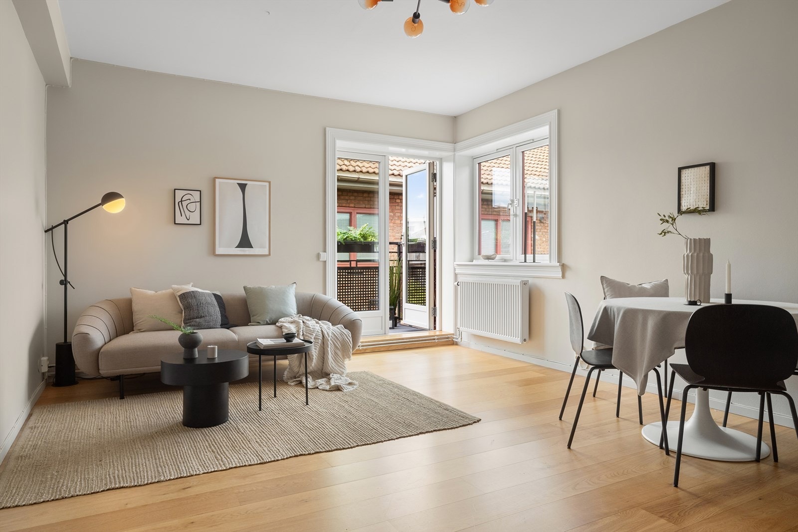 Vi har gleden av å ønske velkommen til denne fine leiligheten i Maridalsveien 233C! Galleribilde