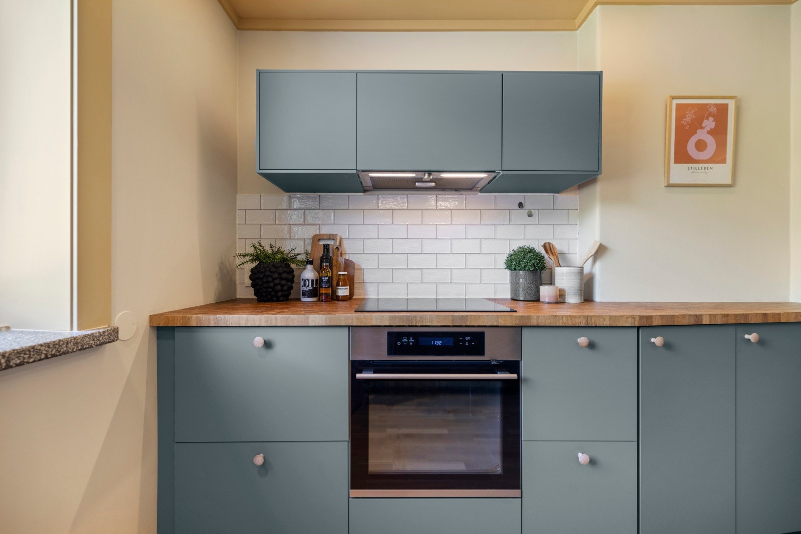 - Komfyrvakt og lekkasjesikring er innstallert. Kjøkkenventilator med kullfilter - Galleribilde