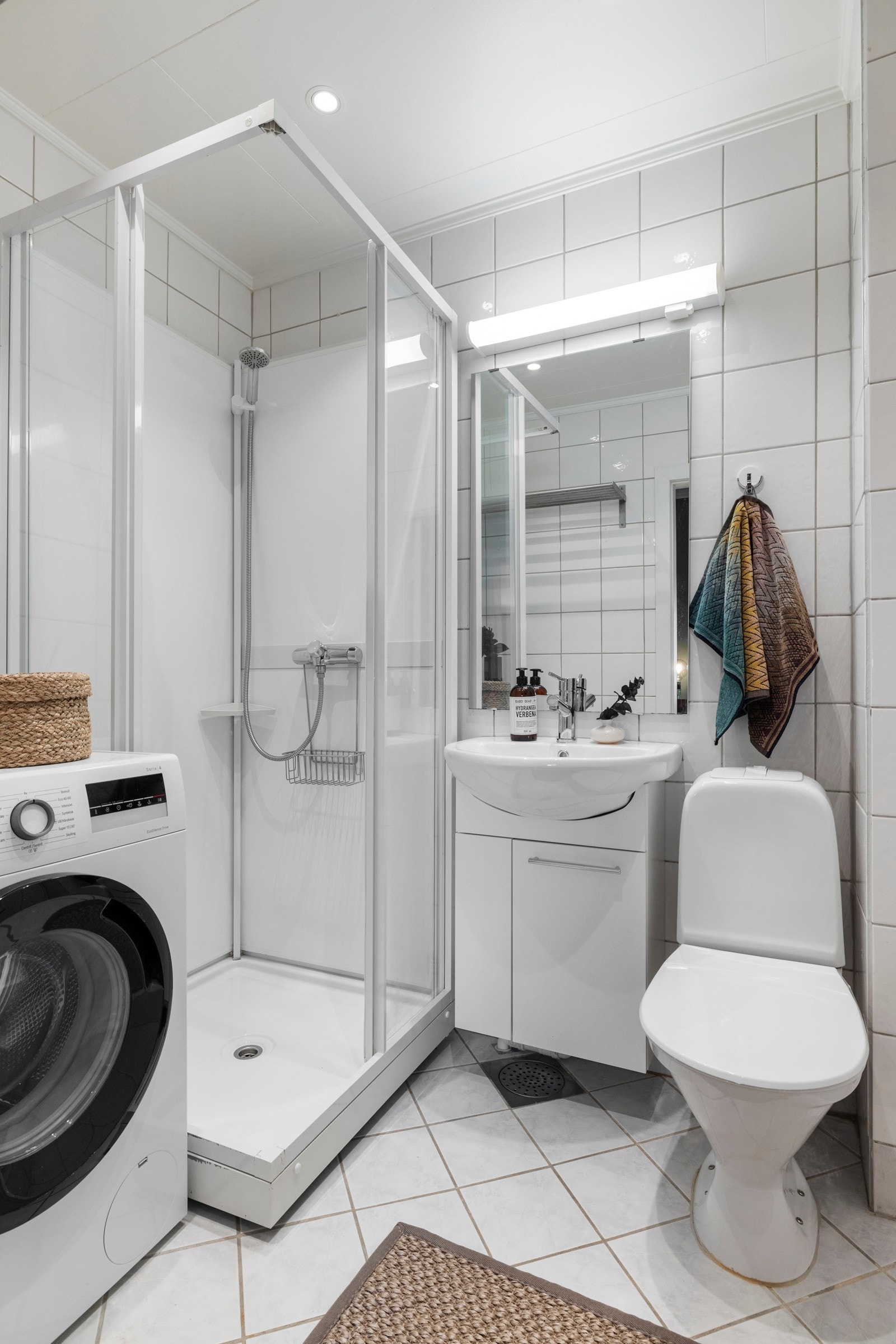 - Pent flislagt bad med varmekabler - Galleribilde