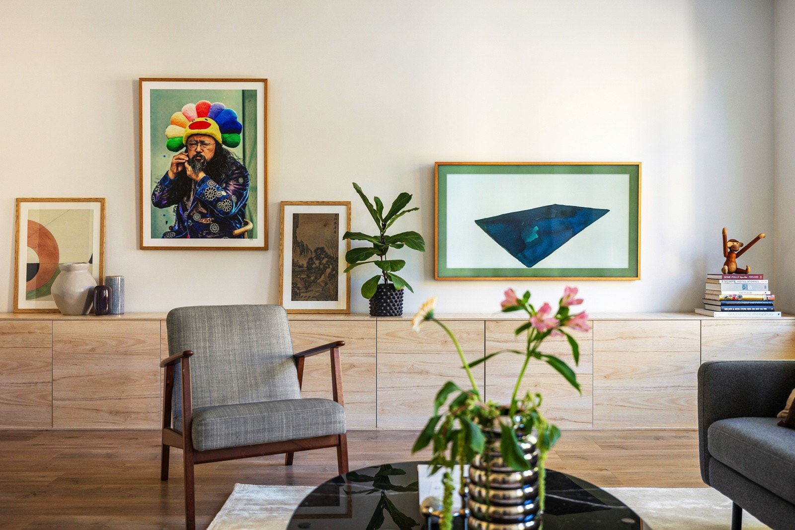 Leiligheten inneholder: Entré, gang, stue, kjøkken, 2 soverom og bad/vaskerom Galleribilde