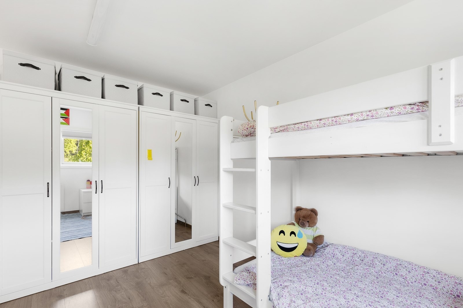 Også her er det god plass til en større garderobeløsning. Galleribilde