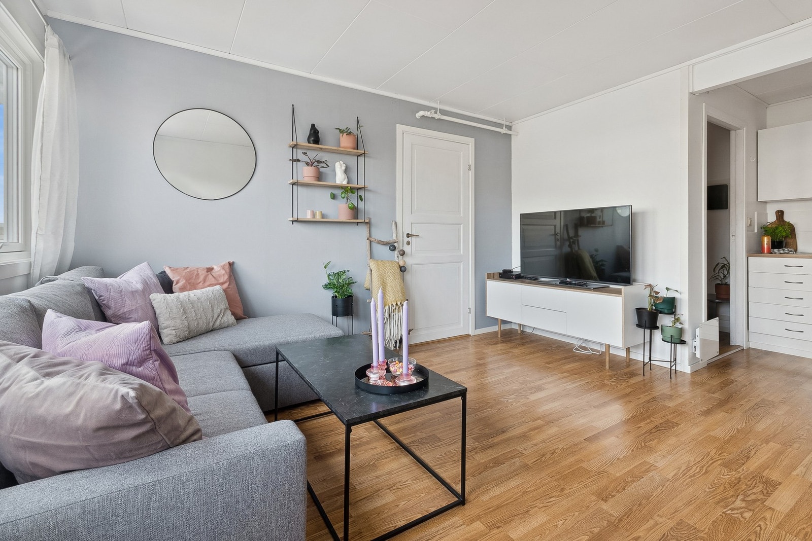 Lys og koselig stue. Galleribilde