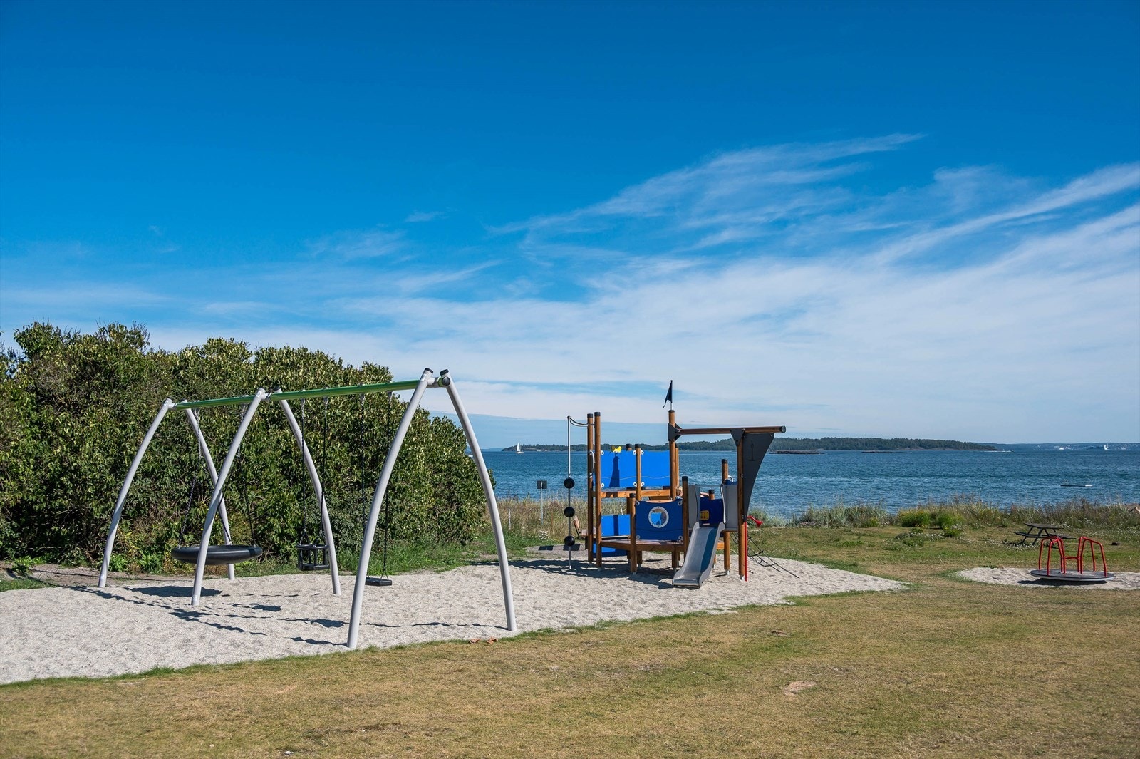 Fra strandområdet (Feskjær) i nærheten. Galleribilde