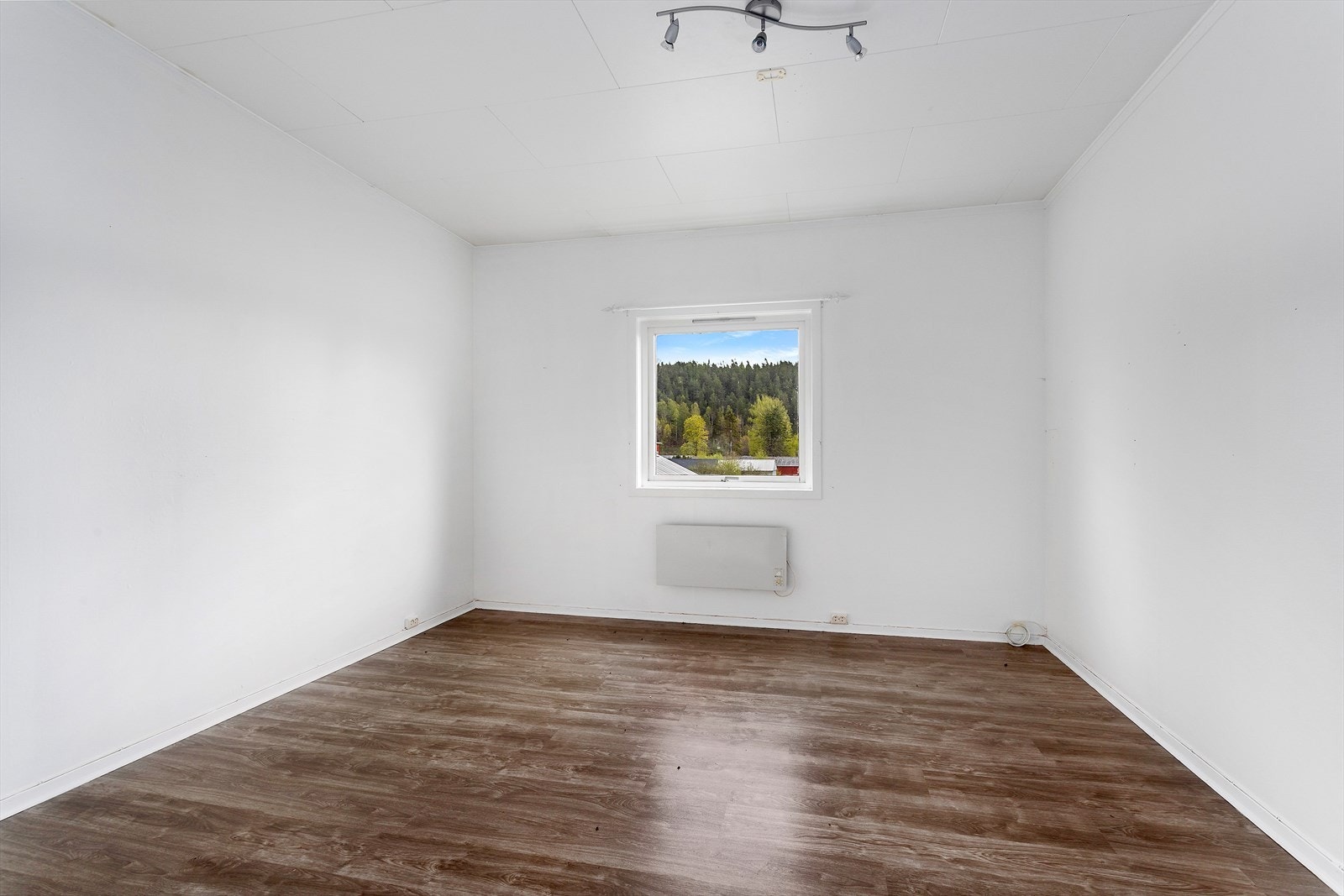 Romslig soverom. Galleribilde