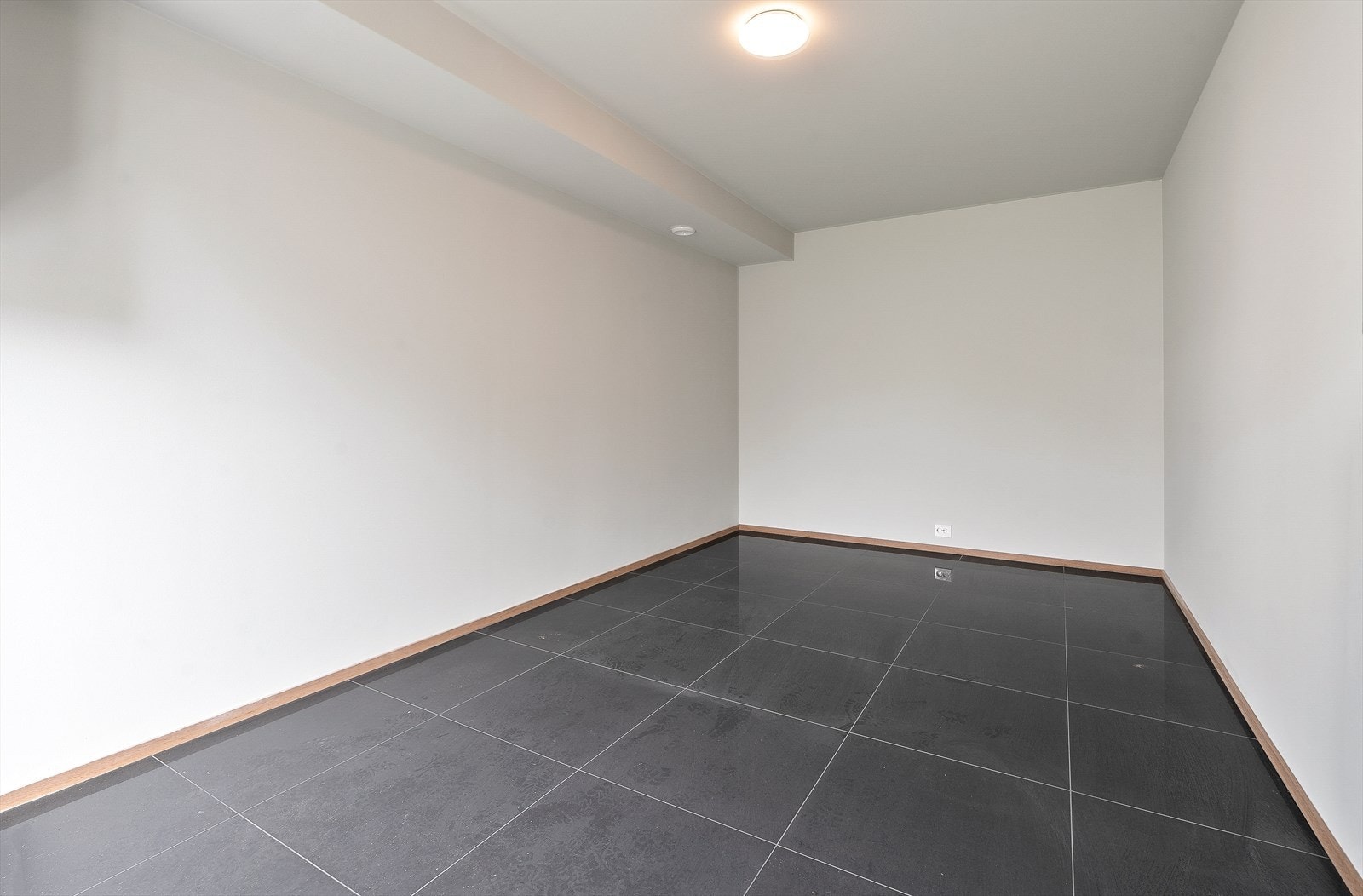 Bod under garasje/Sportsbod Galleribilde